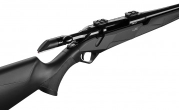 Photo BE010-06 Benelli LUPO bolt-action hunting rifle with synthetic stock and threaded barrel