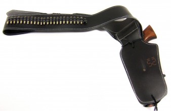 Photo CDCE707-5 Ceinturon noir avec un holster pour revolver Western